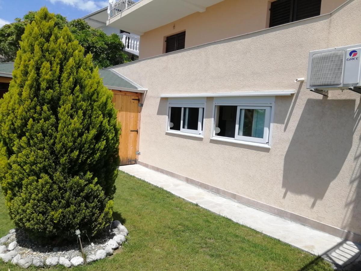 Ninic Family Apartments Tivat Eksteriør bilde